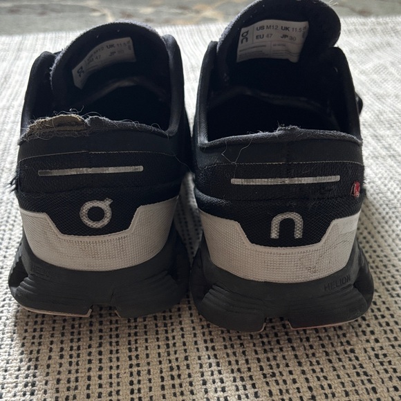 On Running Men's Black and Gray Athletic Shoes SZ 12 - Picture 3 of 9